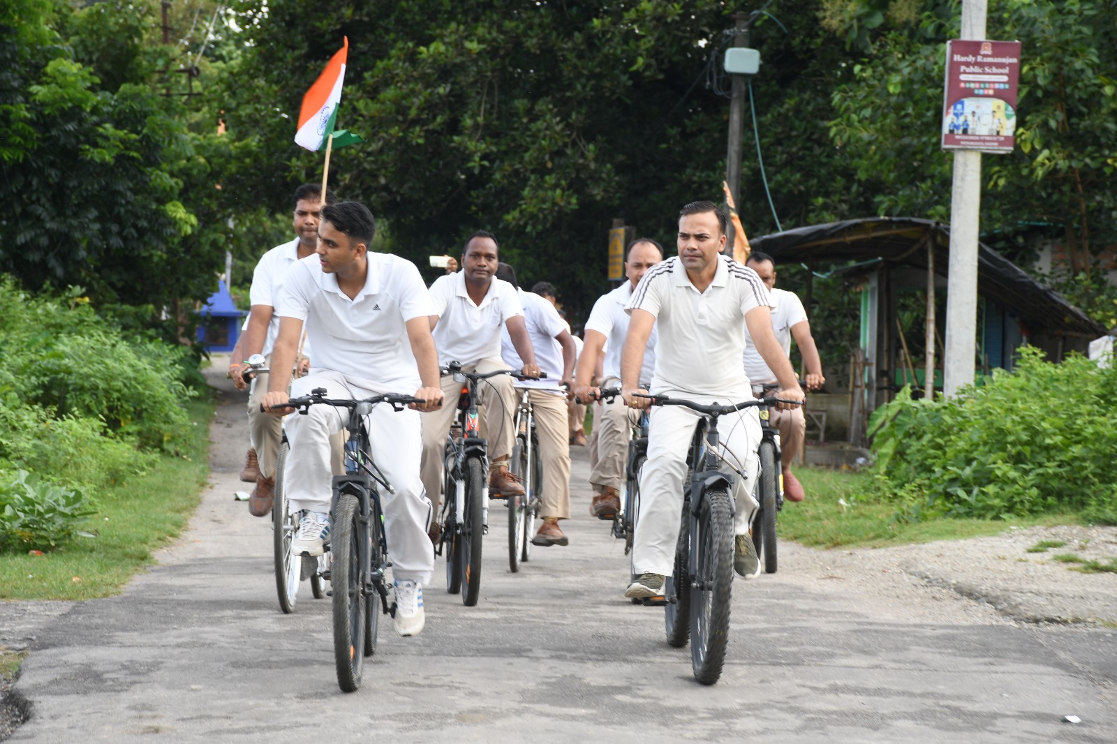 विजय दिवस पर सशस्त्र सीमा बल द्वारा साइकिल रैली एवं जागरूकता अभियान आयोजित