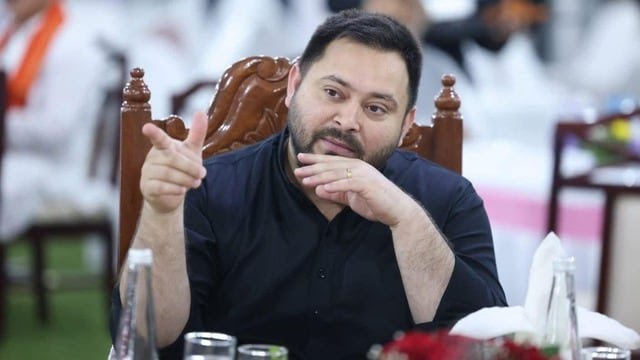 तेजस्वी यादव का वोटर लिस्ट से नाम कटने का दावा, चुनाव आयोग ने बताया बेबुनियाद