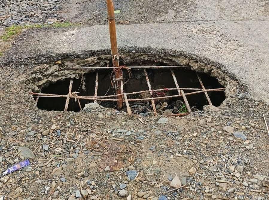 बैगना के पास प्रधानमंत्री सड़क का कल्वर्ट जर्जर, हादसे का खतरा बढ़ा