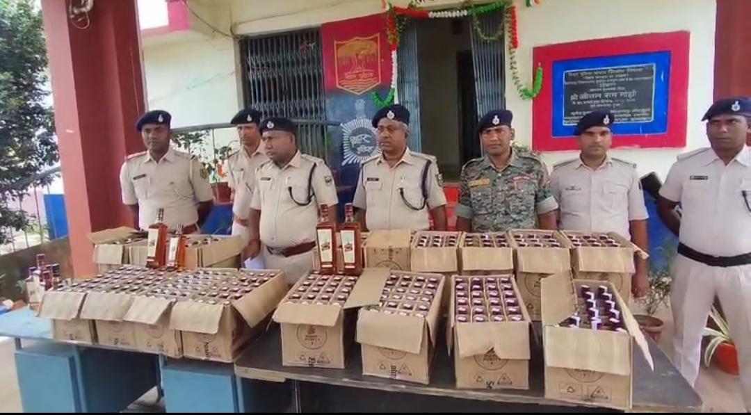 ईशीपुर बाराहाट में पुलिस की बड़ी कार्रवाई: 176 लीटर से अधिक विदेशी शराब बरामद, शराब माफिया गिरफ्तार