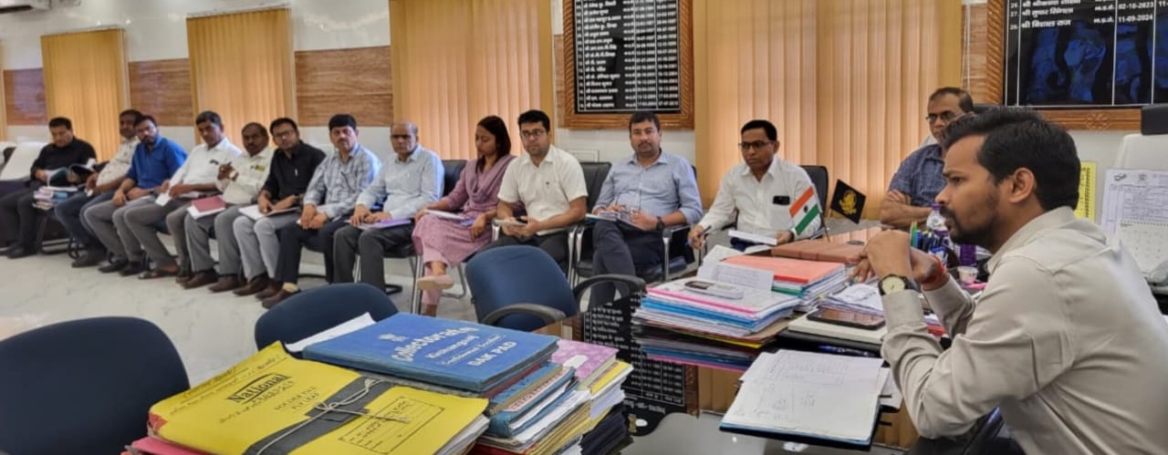 बिहार विधानसभा चुनाव 2025 को लेकर जिला पदाधिकारी की अध्यक्षता में बैठक आयोजित