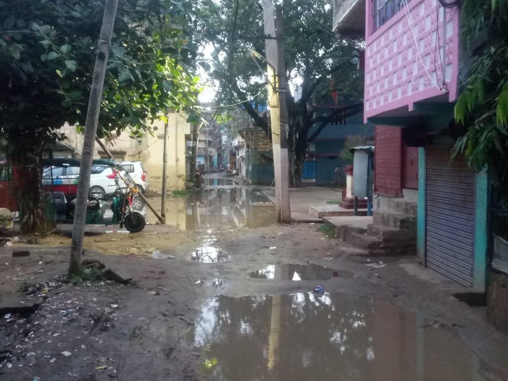 कहने को तो जनप्रतिनिधि, फिर क्यों नहीं जनता की सुधि?