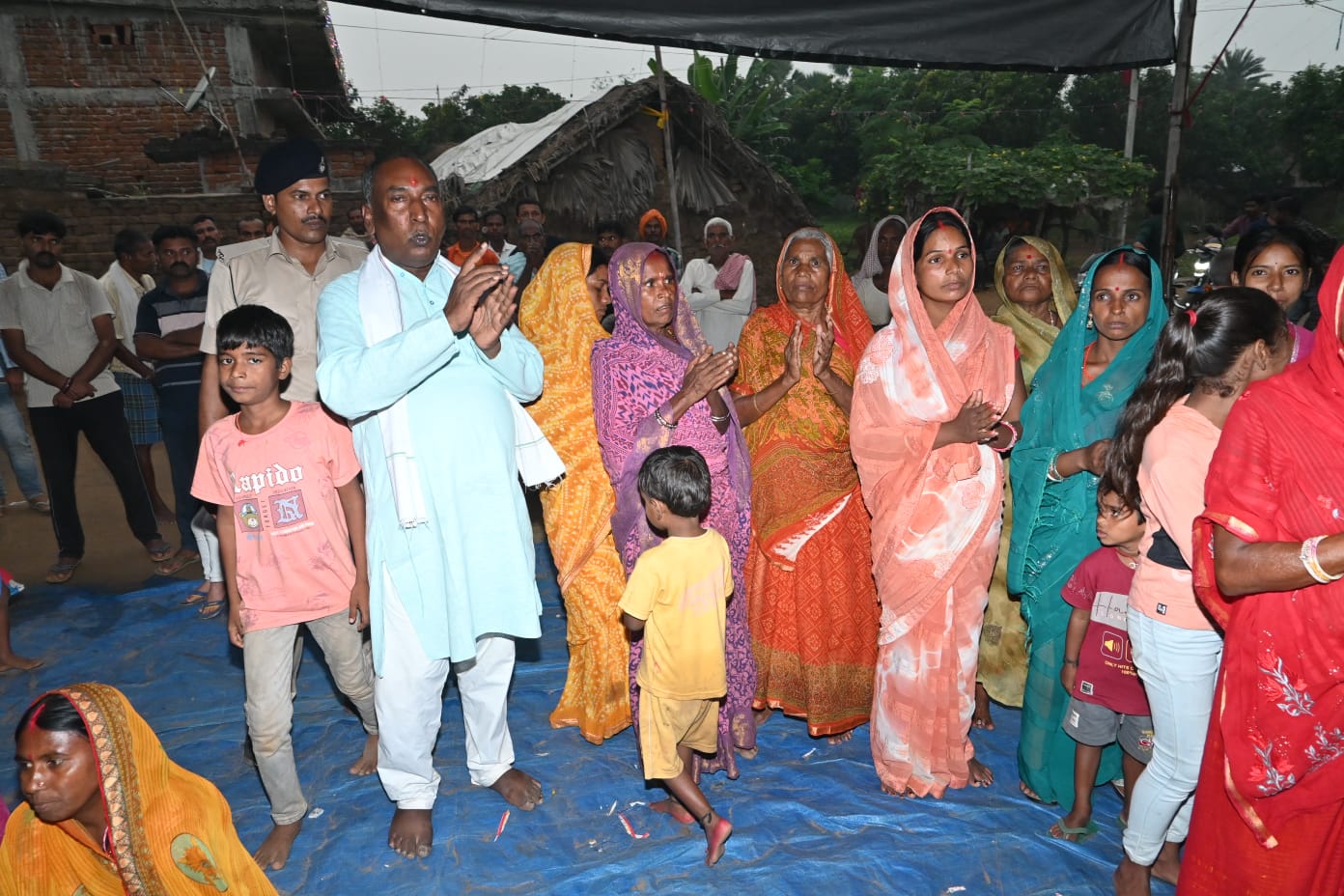 निर्दलीय प्रत्याशी जय प्रकाश मंडल ने किया जनता से संपर्क, विकास के मुद्दों पर मांगा समर्थन