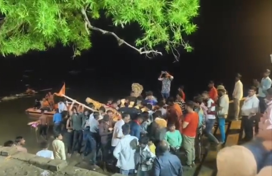 मस्कंद बरारी रामपुर में श्री श्री 108 जय बाबा त्रिलोकी नाथ मंदिर से एकादशी पर निकली भव्य कलश यात्रा, श्रद्धा और आस्था से उमड़ा जनसैलाब