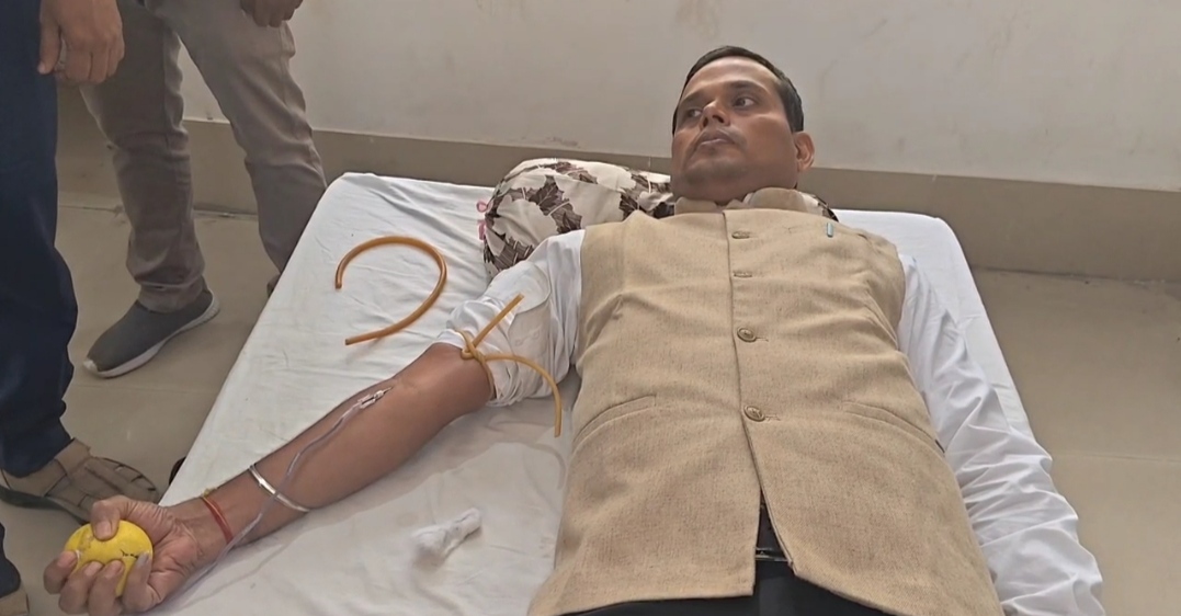 भागलपुर में जिला विधिक सेवा प्राधिकार द्वारा रक्तदान शिविर संपन्न, लोगों ने बढ़-चढ़कर किया रक्तदान
