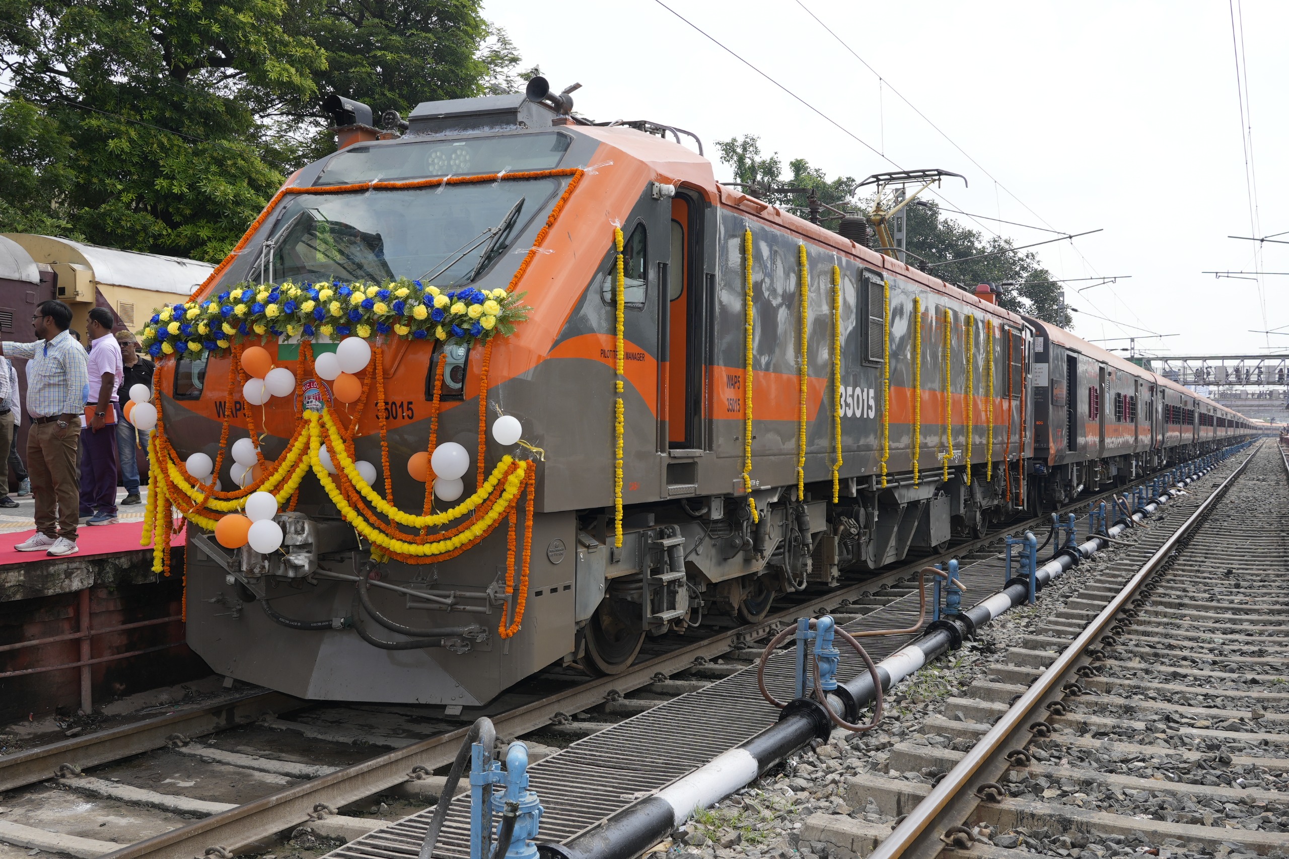 पूर्व रेलवे ने 2025 में ऐतिहासिक परियोजनाओं और नई सेवाओं के माध्यम से रेल नेटवर्क को सशक्त किया